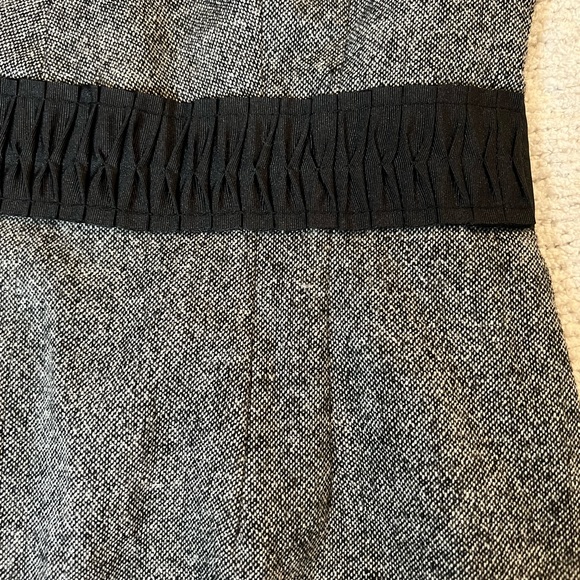 NOT FOR SALE Banana Republic gray and black lined stretch v-neck dress - Picture 4 of 11